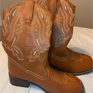 Women’s Calf-High Cowboy boots